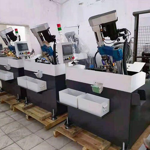 卧式双伺服全自动攻牙机