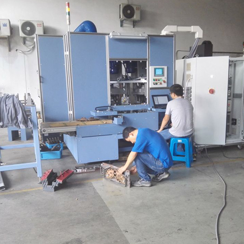 钻孔攻牙一体机